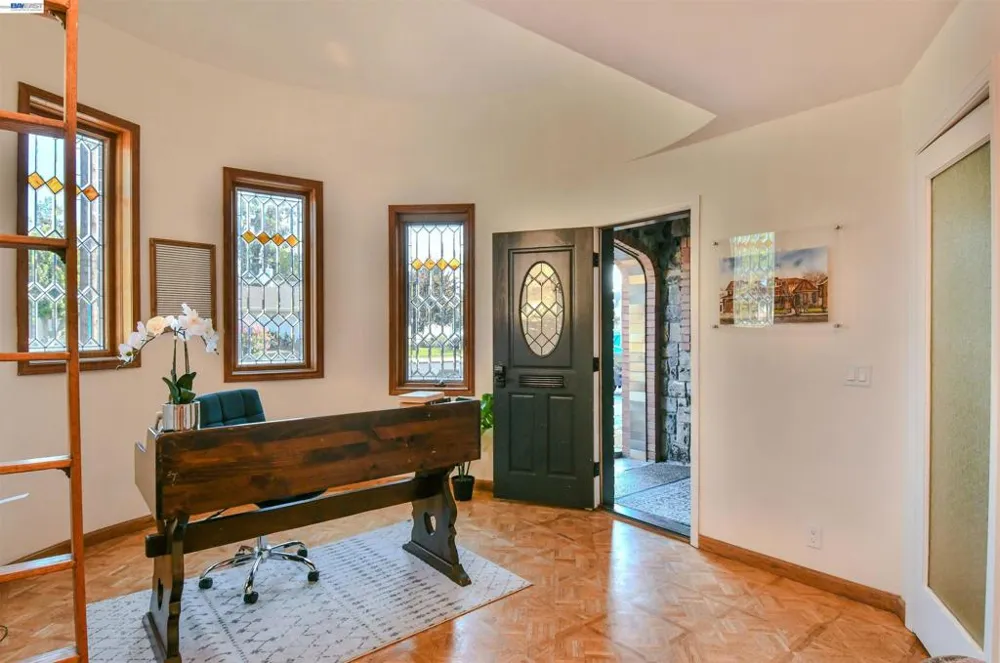 1932 College Ave Livermore, CA 94550
