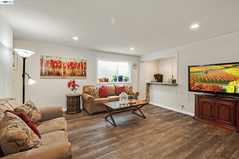 1932 College Ave Livermore, CA 94550