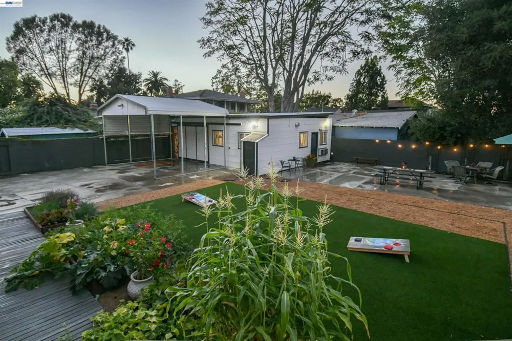 1932 College Ave Livermore, CA 94550