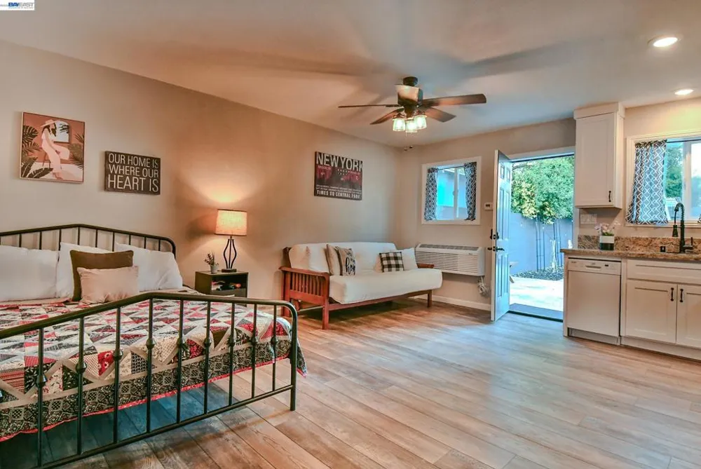 1932 College Ave Livermore, CA 94550