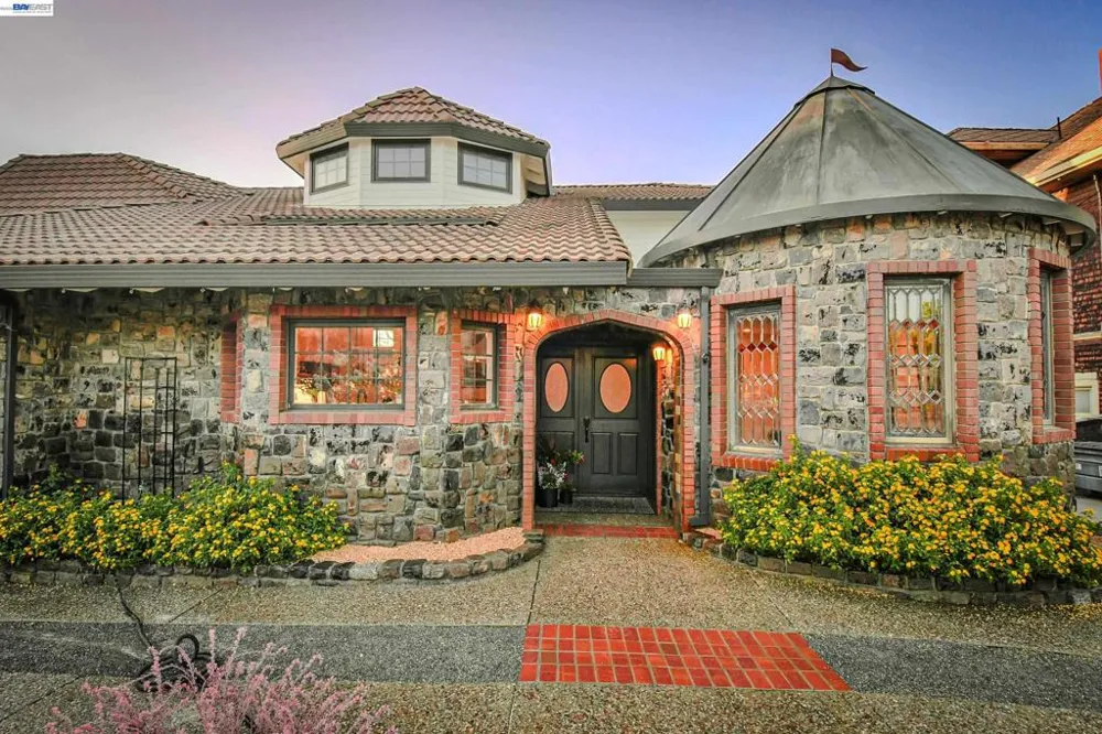 1932 College Ave Livermore, CA 94550