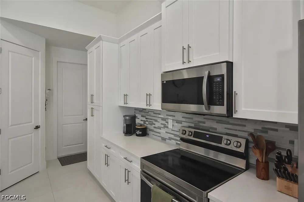 SE 2nd Avenue Cape Coral, FL 33990