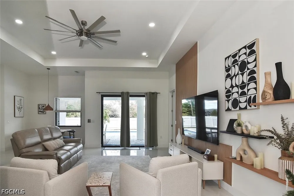 SE 2nd Avenue Cape Coral, FL 33990