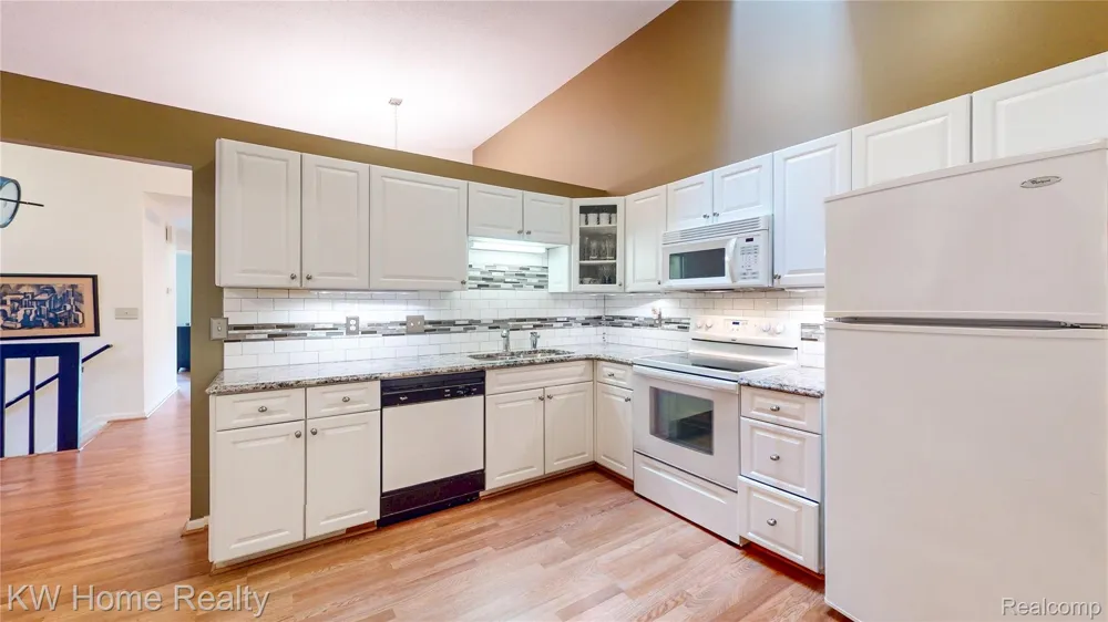 38608 Chessington Farmington Hills City, MI 48331