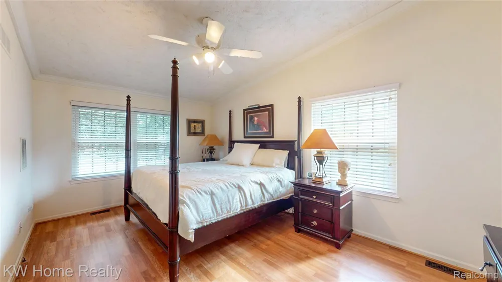 38608 Chessington Farmington Hills City, MI 48331