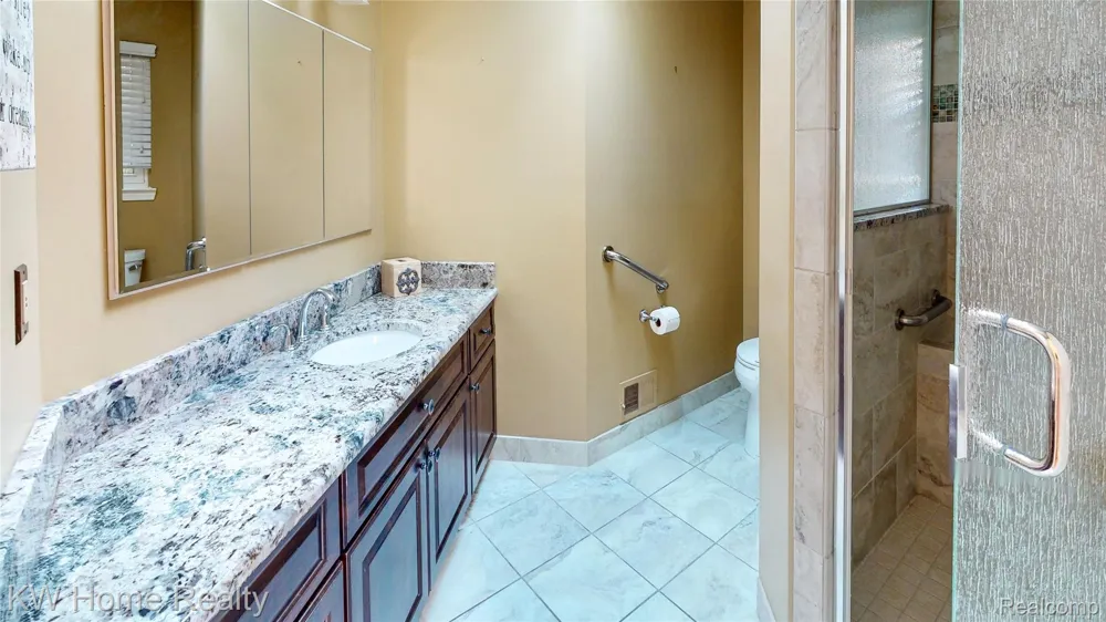 38608 Chessington Farmington Hills City, MI 48331