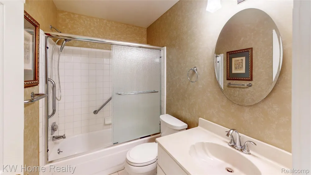 38608 Chessington Farmington Hills City, MI 48331