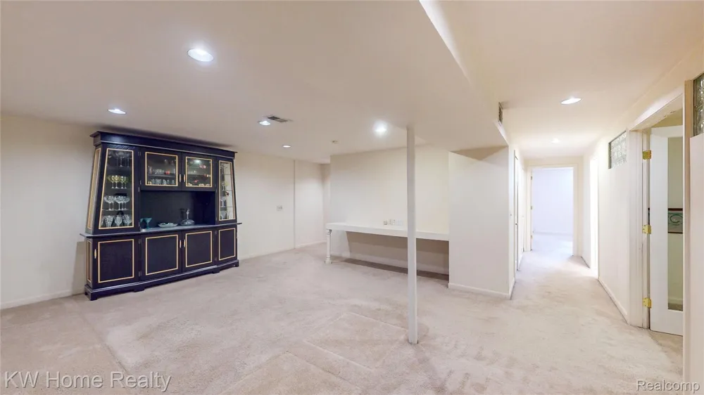 38608 Chessington Farmington Hills City, MI 48331