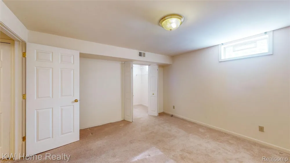 38608 Chessington Farmington Hills City, MI 48331