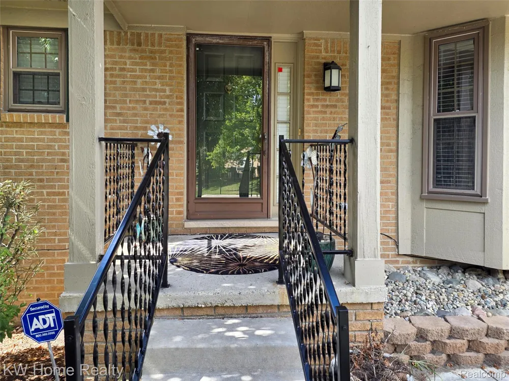 38608 Chessington Farmington Hills City, MI 48331