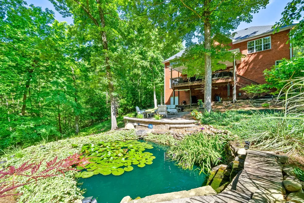 274 Yearling Trce Pleasant View, TN 37146