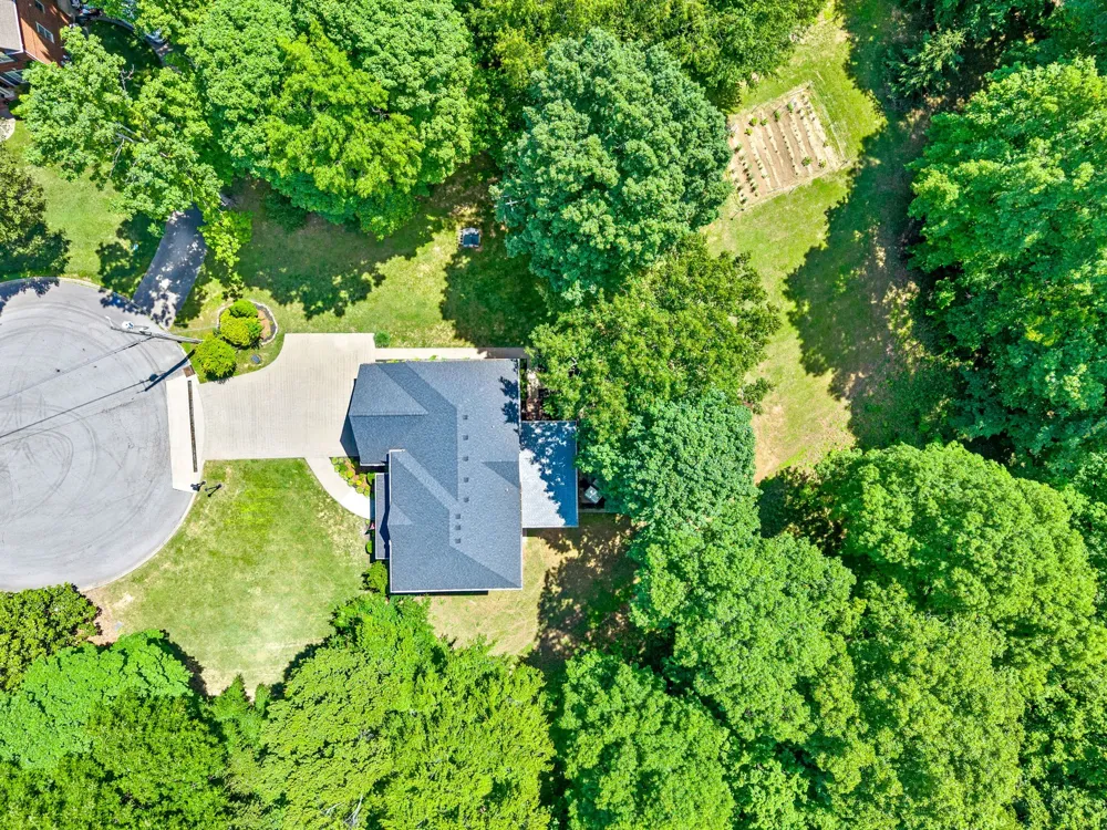 274 Yearling Trce Pleasant View, TN 37146
