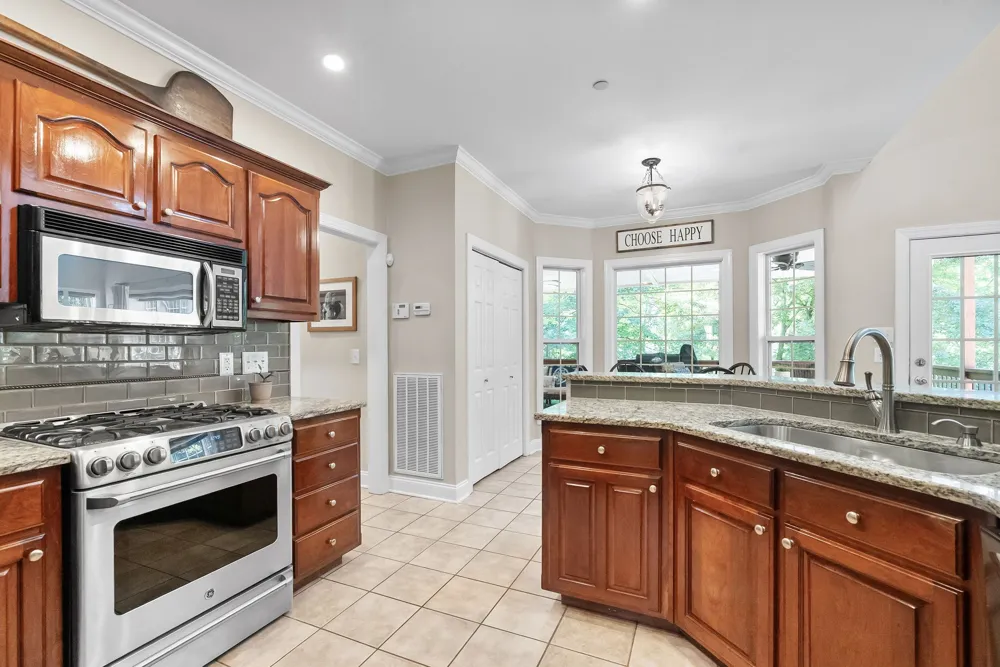 274 Yearling Trce Pleasant View, TN 37146