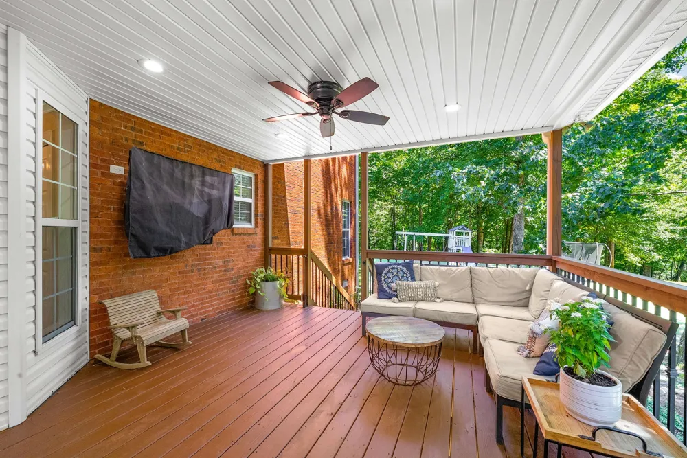 274 Yearling Trce Pleasant View, TN 37146