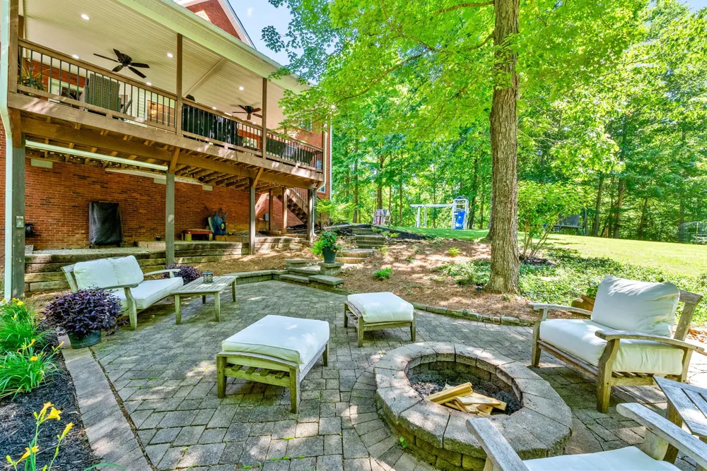 274 Yearling Trce Pleasant View, TN 37146