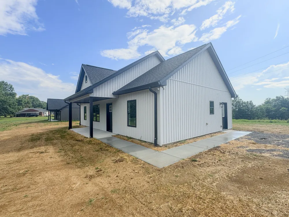 4677 Scottsville Rd Lafayette, TN 37083