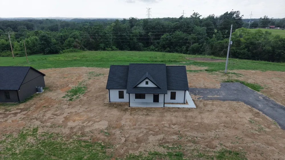 4677 Scottsville Rd Lafayette, TN 37083