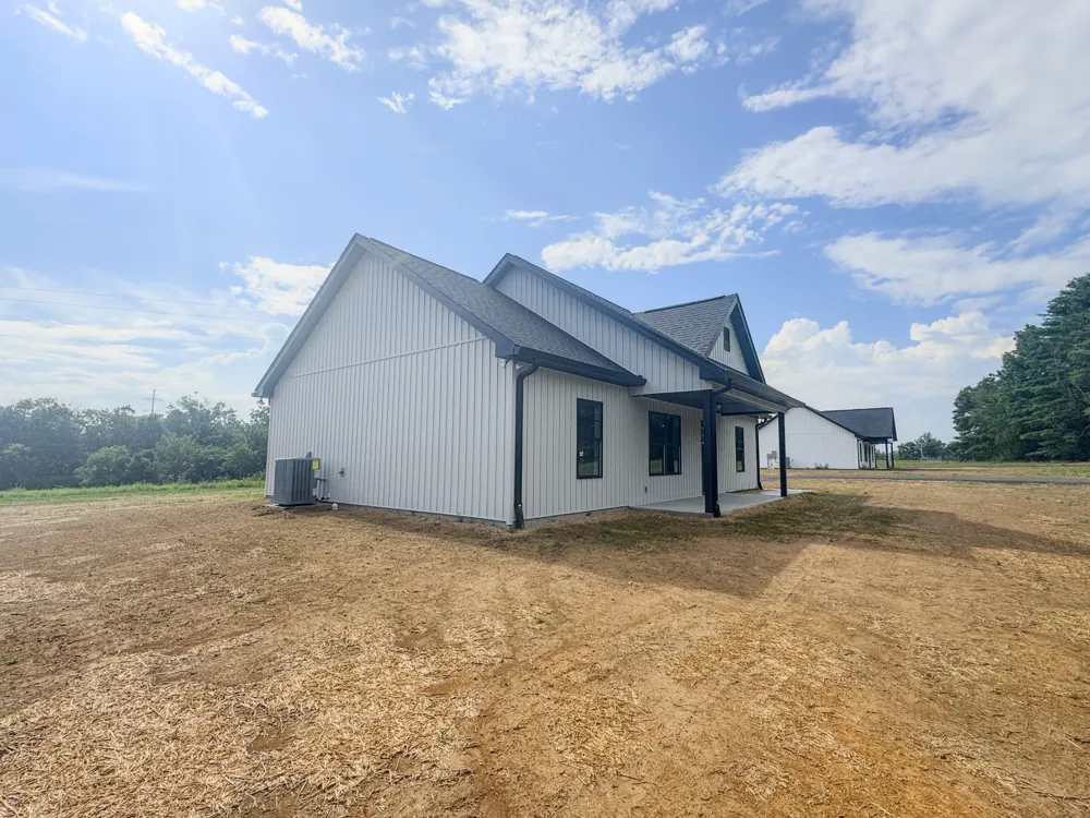 4677 Scottsville Rd Lafayette, TN 37083
