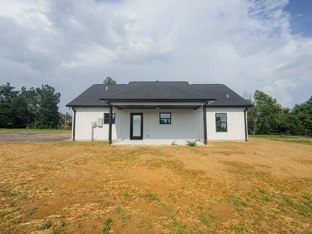 4677 Scottsville Rd Lafayette, TN 37083