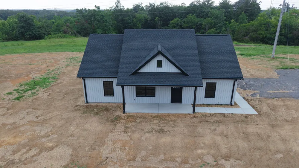 4677 Scottsville Rd Lafayette, TN 37083