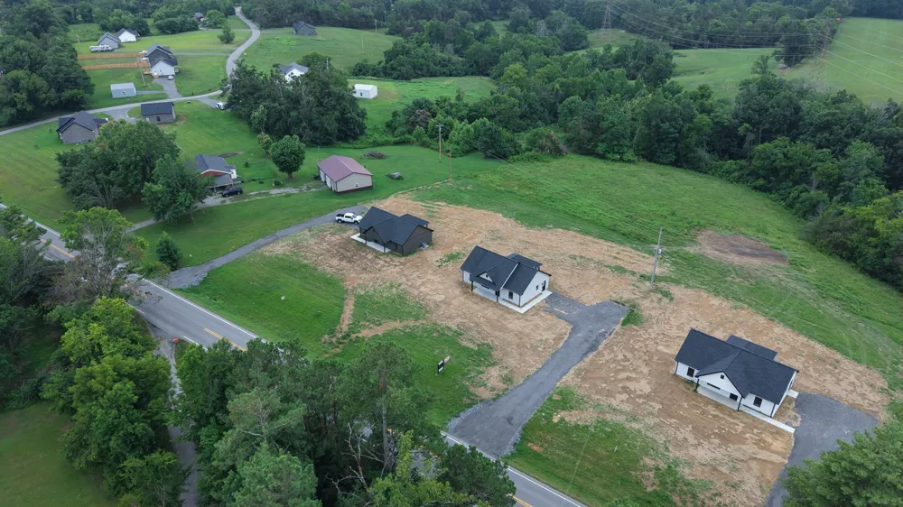 4677 Scottsville Rd Lafayette, TN 37083