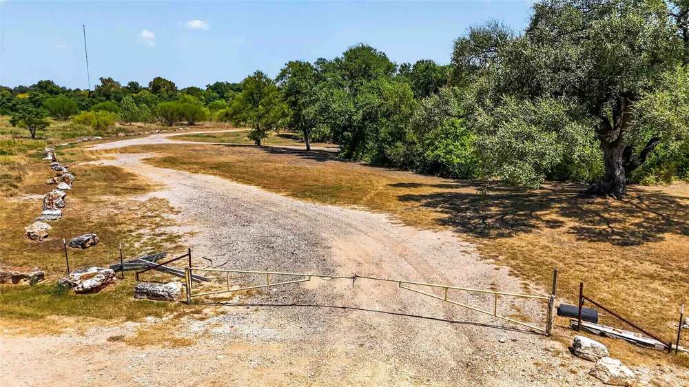 301 FM 1660 Hutto, TX 78634