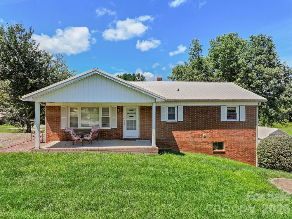 354 Oakdale Road Waynesville, NC 28786