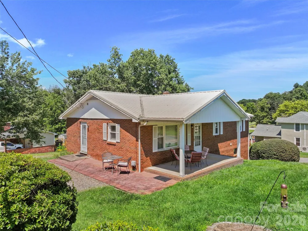 354 Oakdale Road Waynesville, NC 28786
