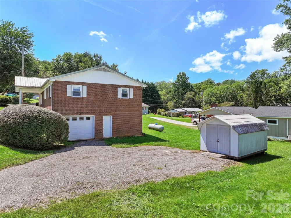 354 Oakdale Road Waynesville, NC 28786