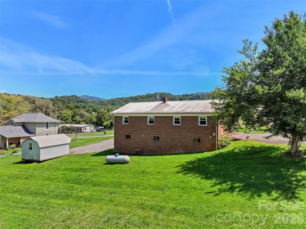 354 Oakdale Road Waynesville, NC 28786