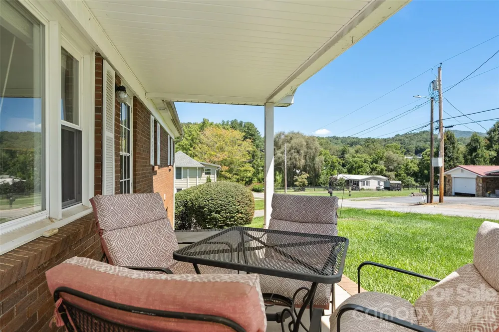 354 Oakdale Road Waynesville, NC 28786