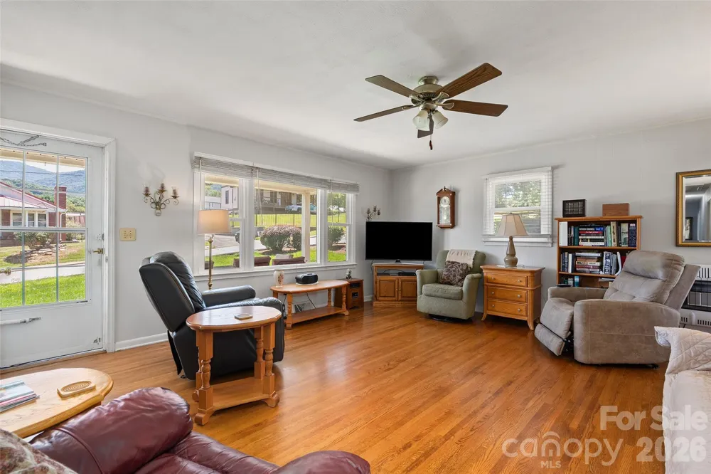 354 Oakdale Road Waynesville, NC 28786