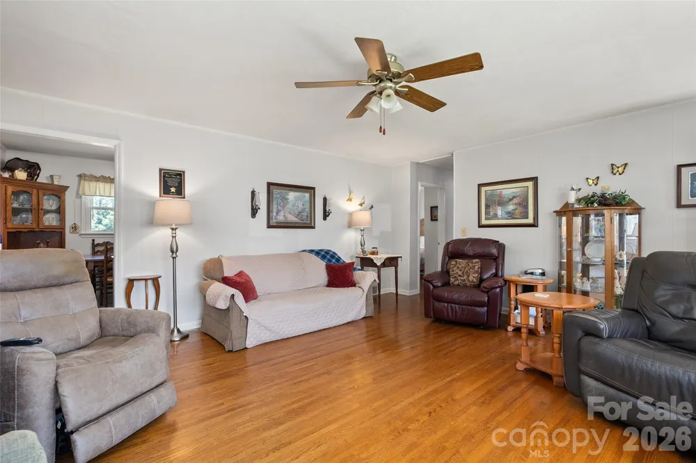 354 Oakdale Road Waynesville, NC 28786