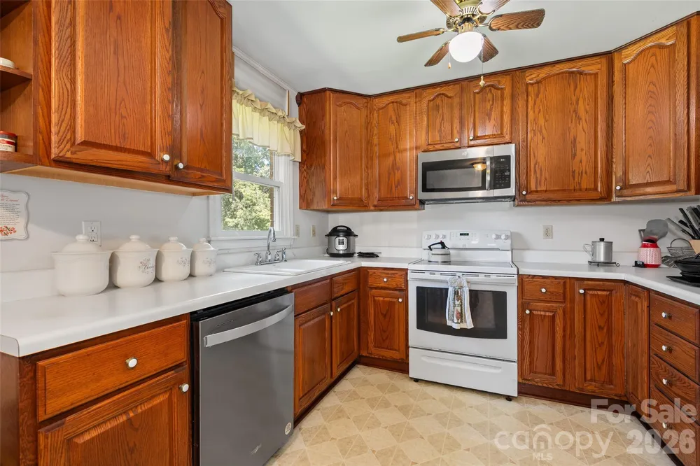 354 Oakdale Road Waynesville, NC 28786