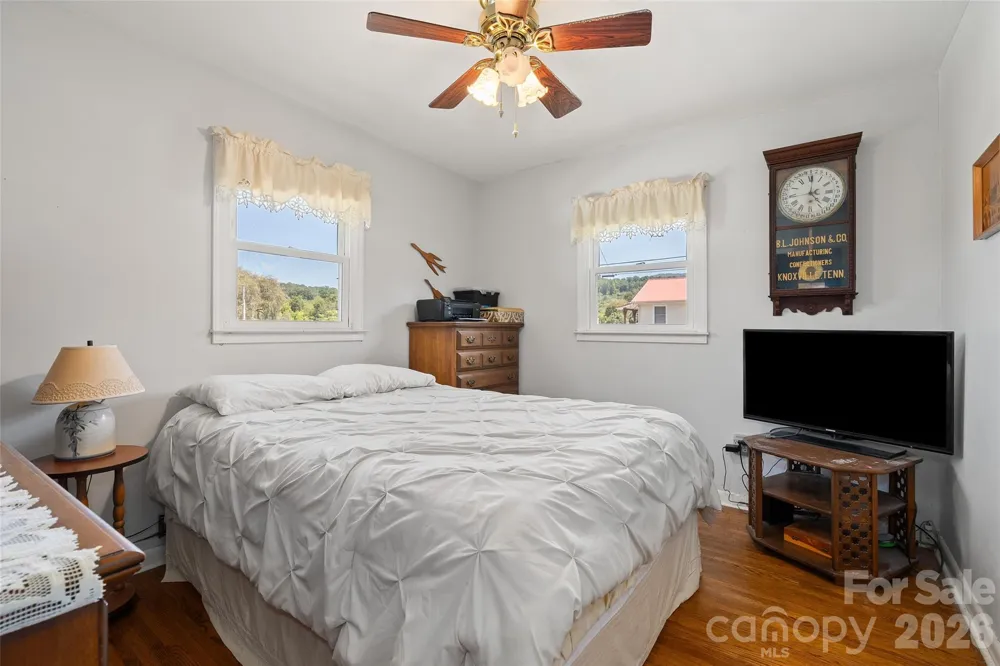 354 Oakdale Road Waynesville, NC 28786