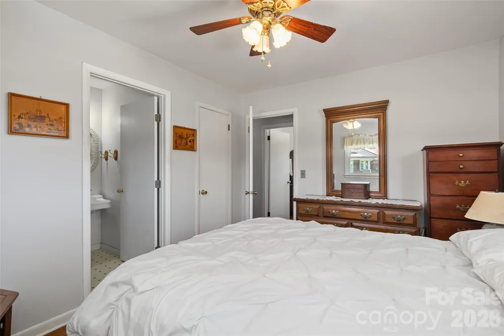 354 Oakdale Road Waynesville, NC 28786