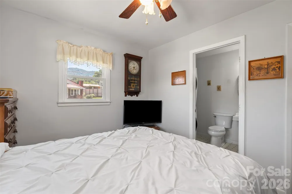 354 Oakdale Road Waynesville, NC 28786