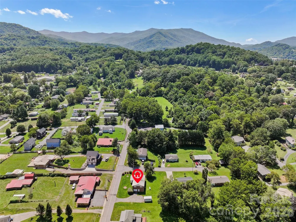 354 Oakdale Road Waynesville, NC 28786