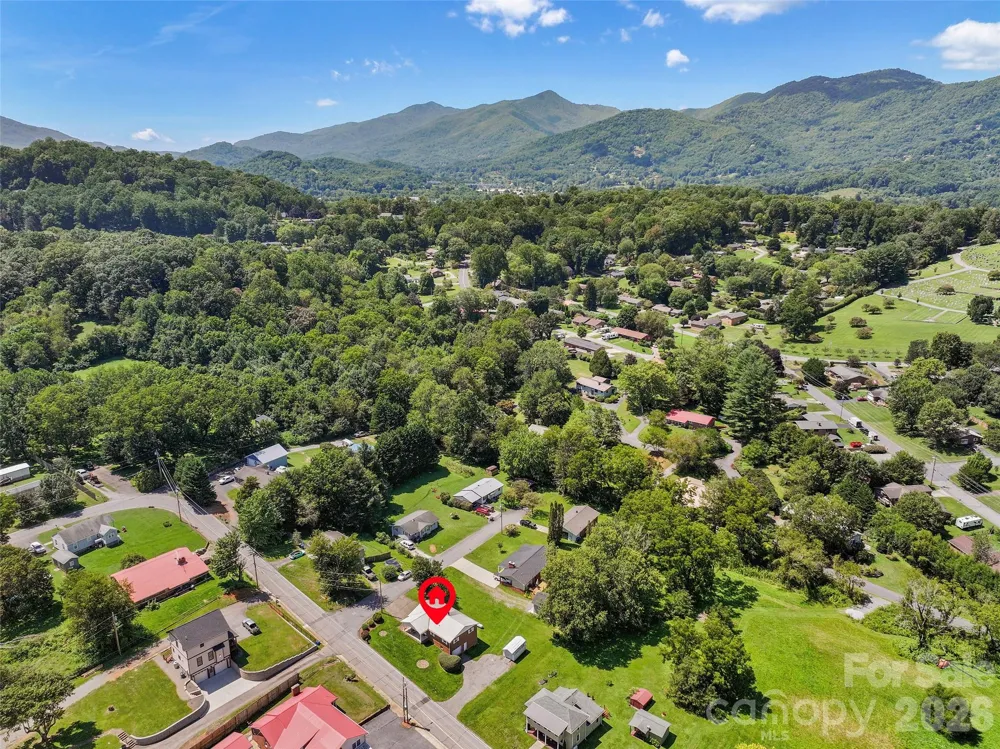 354 Oakdale Road Waynesville, NC 28786