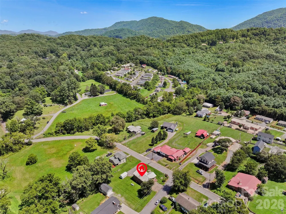 354 Oakdale Road Waynesville, NC 28786