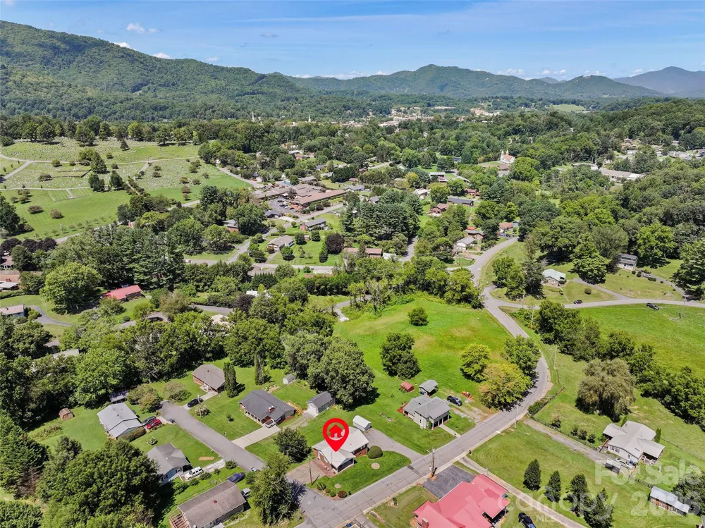 354 Oakdale Road Waynesville, NC 28786