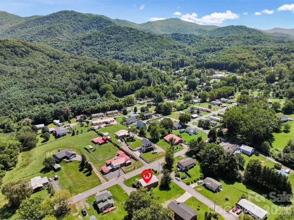 354 Oakdale Road Waynesville, NC 28786
