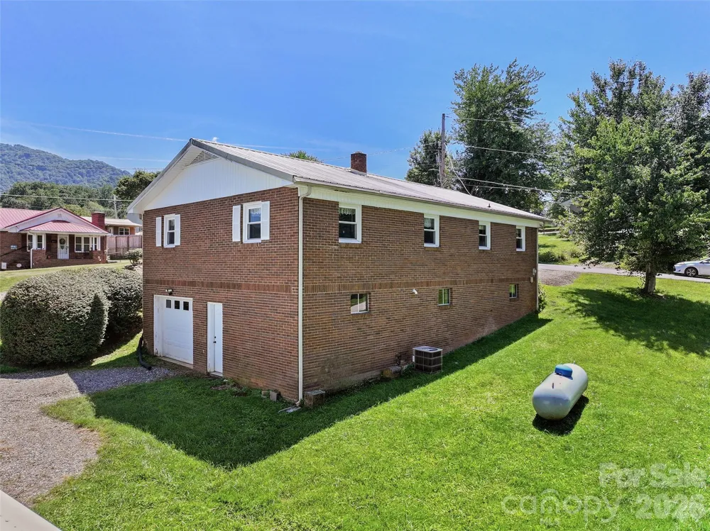 354 Oakdale Road Waynesville, NC 28786