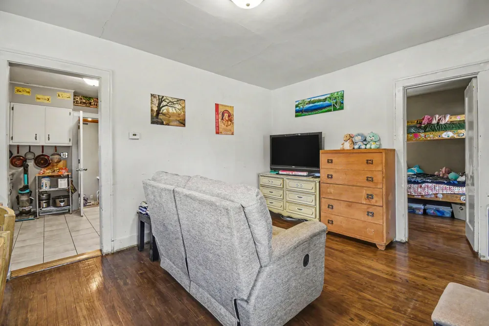 4858 Walton Avenue SW Wyoming, MI 49548