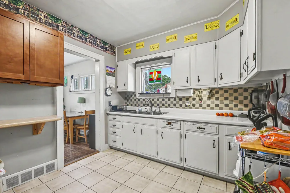4858 Walton Avenue SW Wyoming, MI 49548