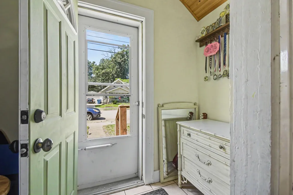 4858 Walton Avenue SW Wyoming, MI 49548