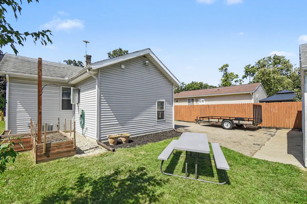 4858 Walton Avenue SW Wyoming, MI 49548