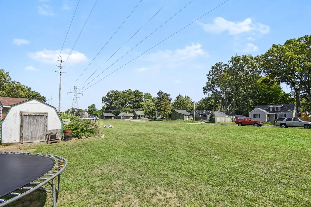 4858 Walton Avenue SW Wyoming, MI 49548