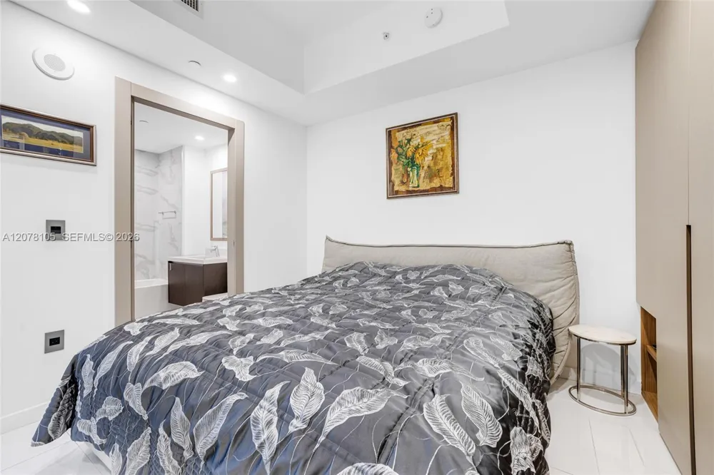 851 NE 1st Ave #1408 Miami, FL 33132