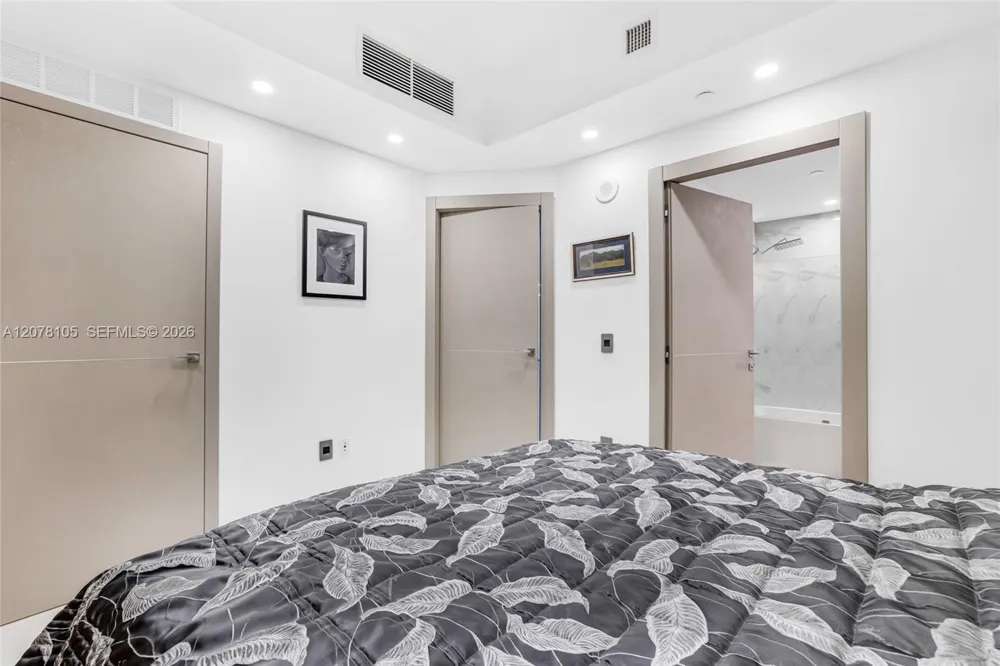 851 NE 1st Ave #1408 Miami, FL 33132